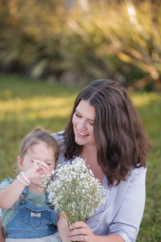 brand photoshoot for online course creator taylor lee balancing motherhood and business